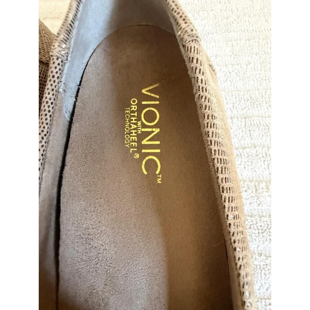 Vionic Womens Loafer Flat Taupe Lizard Print Chain Accent Size 8 Orthoheel